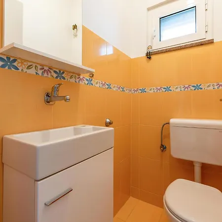 Appartamento Two-bedroom In Zara