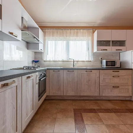 Two-bedroom In 아파트