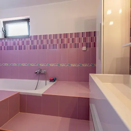 Two-bedroom In Appartamento Zara